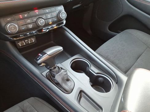 Used 2025 Dodge Durango GT image 25