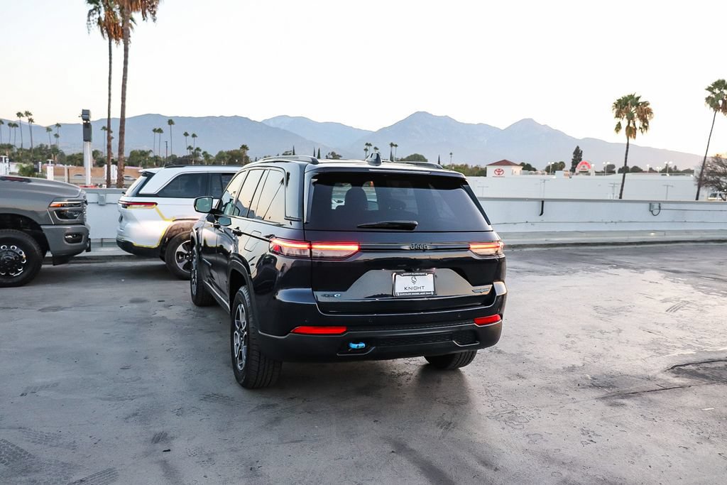 Used 2024 Jeep Grand Cherokee Trailhawk AWD/4WD image 7