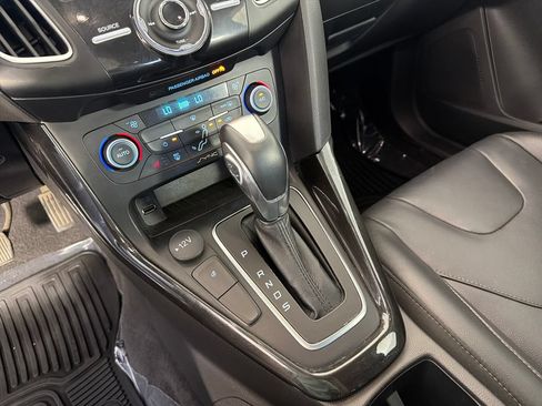 Used 2018 Ford Focus Titanium FWD image 17