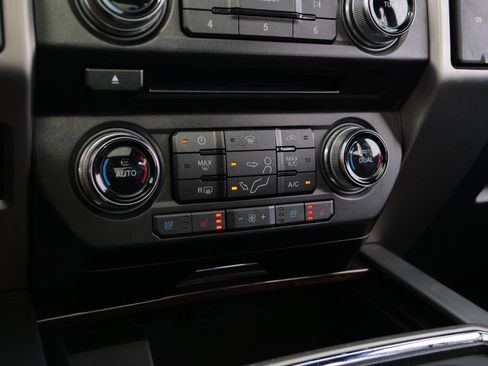 Used 2017 Ford F250 Platinum w/ Platinum Ultimate Package image 17