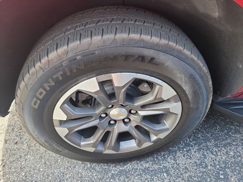 Used 2025 Chevrolet Tahoe LS RWD image 8