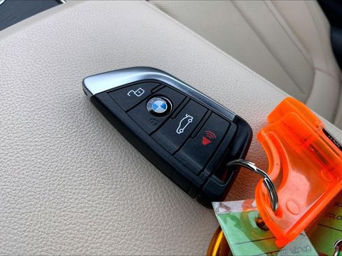 Used 2023 BMW 430i xDrive Convertible w/ Premium Package image 13