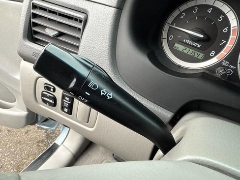 Used 2004 Toyota Sienna LE image 25