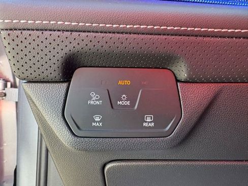 Used 2025 Volkswagen Atlas SEL image 26