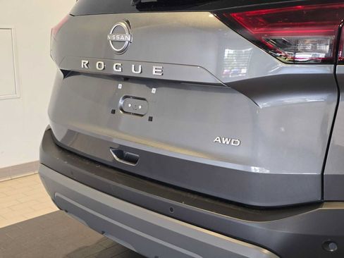 Used 2023 Nissan Rogue S AWD/4WD image 14