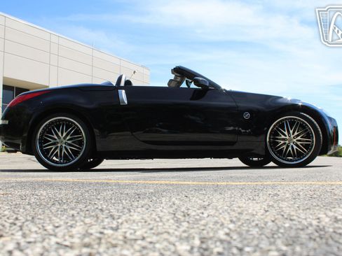 Used 2006 Nissan 350Z Touring RWD image 35