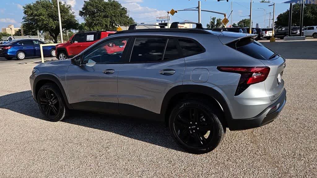 Used 2025 Chevrolet Trax ACTIV FWD image 5