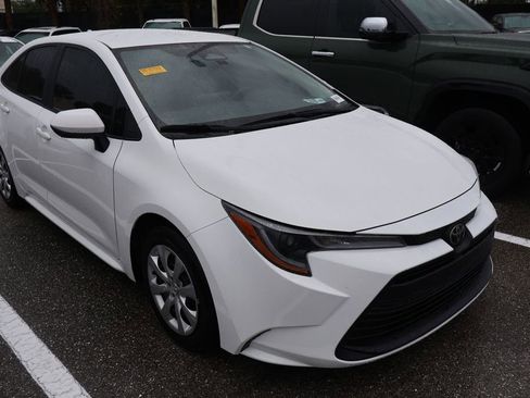 Used 2025 Toyota Corolla LE image 6