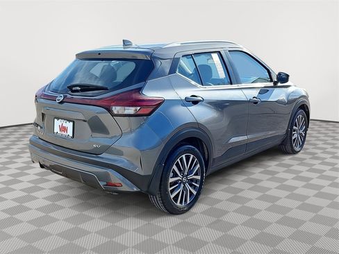 Used 2021 Nissan Kicks SV image 5