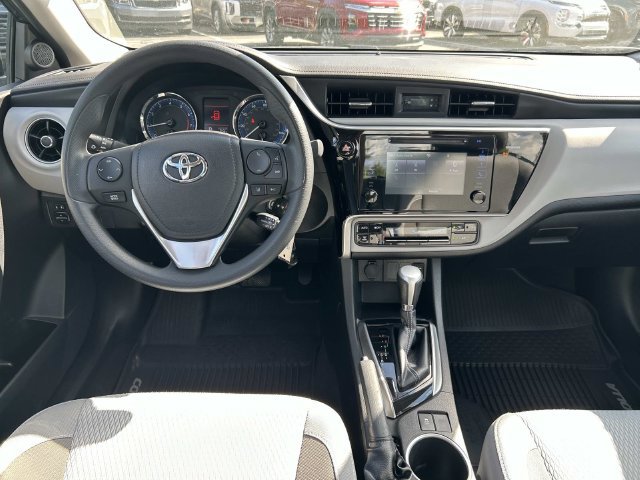 Used 2017 Toyota Corolla LE w/ Carpet Mat Package (TMS) FWD image 13