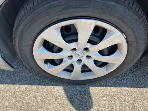 Used 2024 Toyota Corolla LE FWD image 11