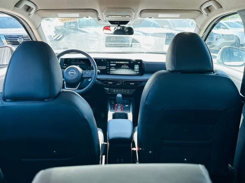 New 2026 Nissan Kicks SR w/ Illumination Package FWD image 30