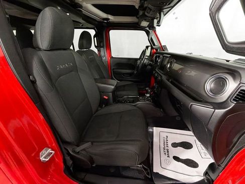 Used 2021 Jeep Wrangler Unlimited Sahara w/ Uconnect 4C Nav & Sound Group AWD/4WD image 28