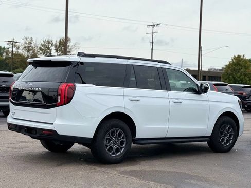 Used 2025 Ford Expedition Active AWD/4WD image 36