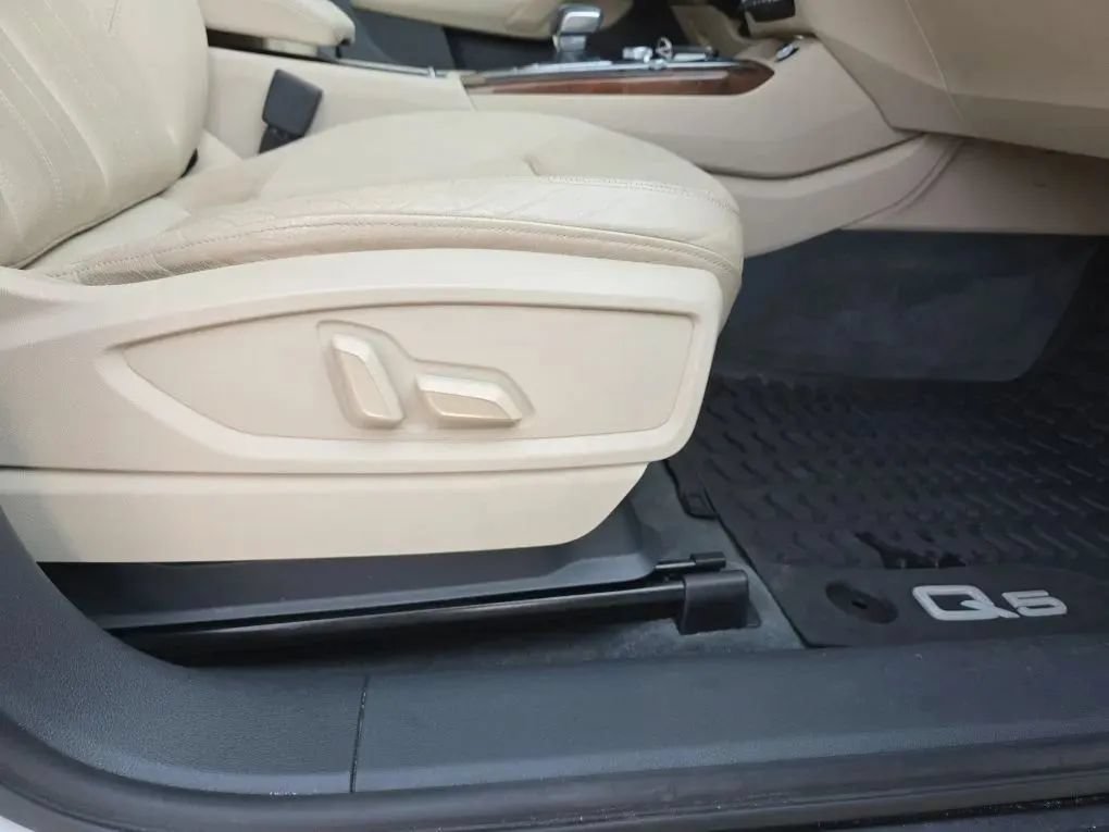 Used 2018 Audi Q5 2.0T Premium Plus w/ Premium Plus Package AWD/4WD image 50
