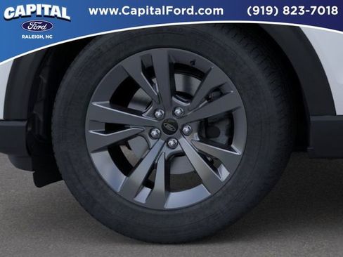 New 2026 Ford Explorer Active image 19