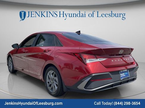 Certified 2024 Hyundai Elantra SEL FWD image 6