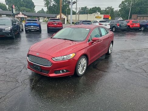 Used 2015 Ford Fusion SE w/ Equipment Group 202A FWD image 2