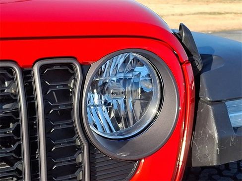 Used 2024 Jeep Wrangler Unlimited Rubicon w/ Technology Group image 9