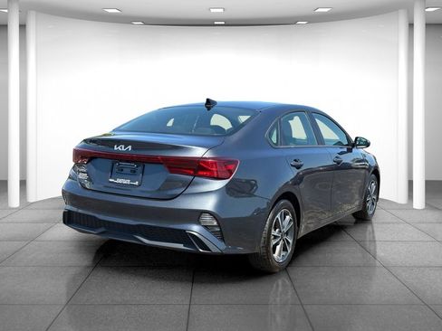 Used 2024 Kia Forte LXS FWD image 7