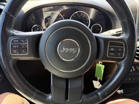 Used 2012 Jeep Wrangler Unlimited Sahara w/ Connectivity Group image 8