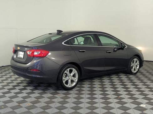 Used 2017 Chevrolet Cruze Premier FWD image 6