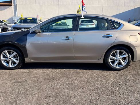 Used 2013 Nissan Altima 2.5 SV image 10