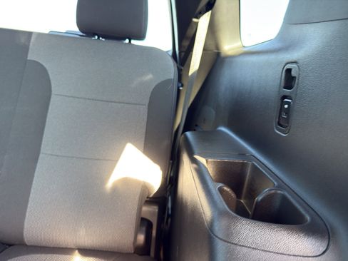 Used 2022 Chevrolet Traverse LT image 35