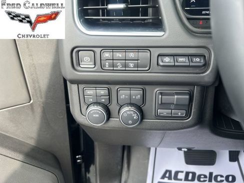 Used 2023 Chevrolet Tahoe Premier AWD/4WD image 23