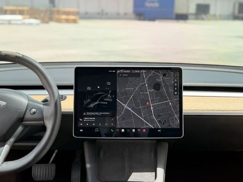 Used 2021 Tesla Model 3 Standard Range Plus image 27