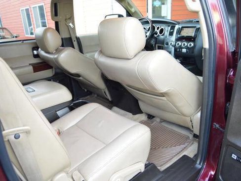 Used 2011 Toyota Sequoia Platinum image 59