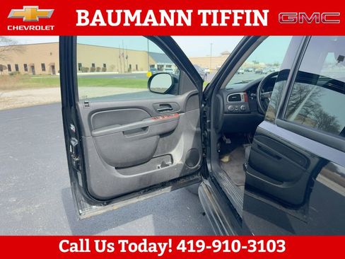 Used 2011 Chevrolet Tahoe LS image 2