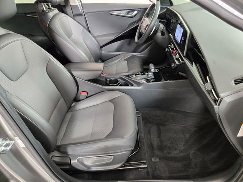 Used 2023 Kia Niro EX FWD image 21