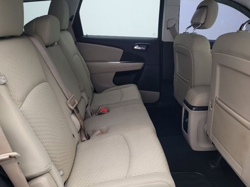 Used 2019 Dodge Journey SE w/ Premium Group image 19
