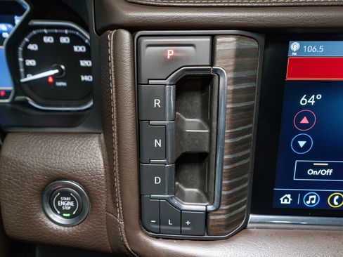 Used 2021 GMC Yukon XL Denali w/ Denali Premium Package image 26