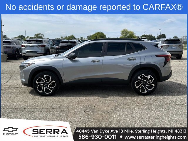 Used 2024 Chevrolet Trax RS FWD image 2