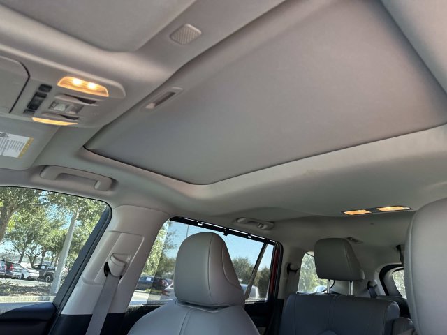 Used 2021 Toyota Highlander XLE FWD image 23