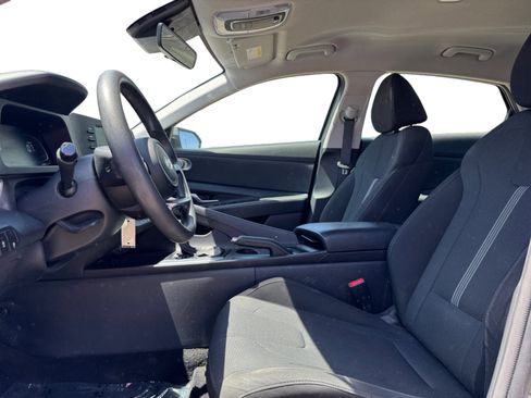Used 2024 Hyundai Elantra SE FWD image 10