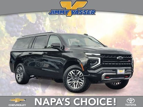 Used 2025 Chevrolet Suburban Z71 image 1