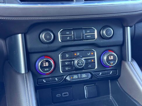 Used 2023 Chevrolet Tahoe Z71 w/ Luxury Package image 30