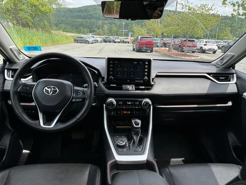 Used 2021 Toyota RAV4 Limited AWD/4WD image 12