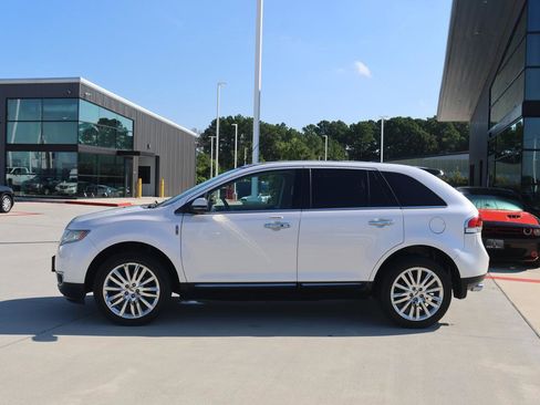 Used 2015 Lincoln MKX FWD w/ Equipment Group 102A image 2