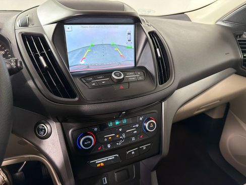 Used 2019 Ford Escape SE FWD image 16