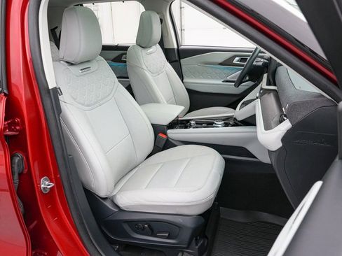 Certified 2025 Ford Explorer Platinum w/ Ultimate Package image 25