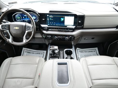 Used 2022 Chevrolet Silverado 1500 LTZ w/ Z71 Off-Road Package image 16