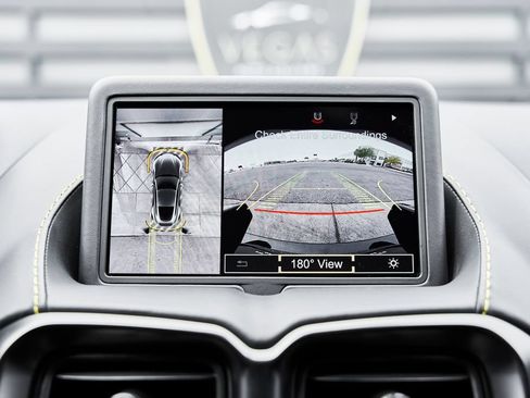 Used 2023 Aston Martin V8 Vantage Coupe RWD image 57