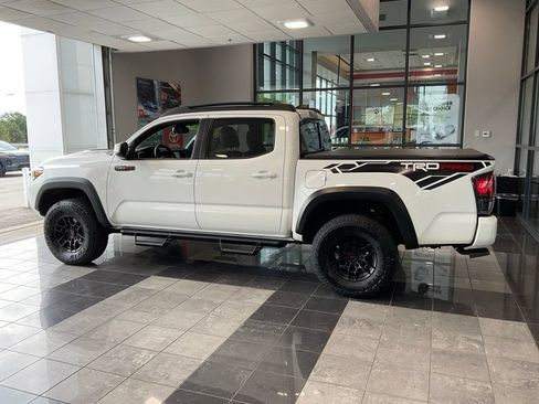 Used 2021 Toyota Tacoma TRD Pro AWD/4WD image 4