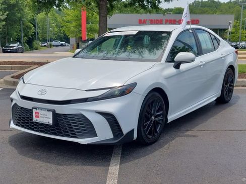 Certified 2025 Toyota Camry SE FWD image 7