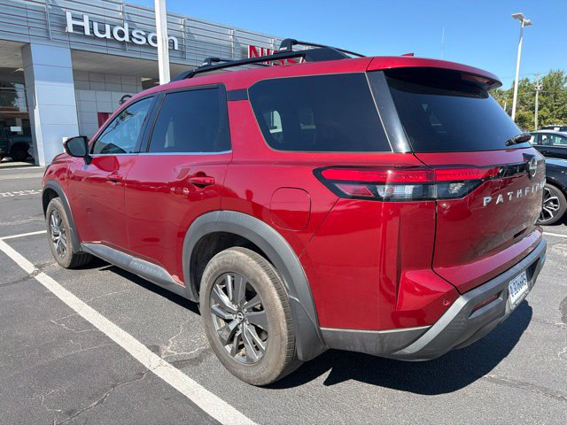 Used 2022 Nissan Pathfinder SV FWD image 5