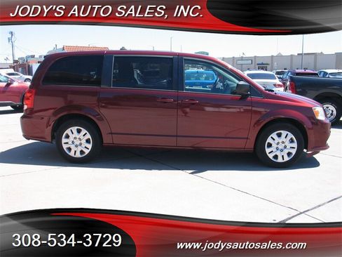 Used 2018 Dodge Grand Caravan SE w/ UConnect Hands-Free Group FWD image 28